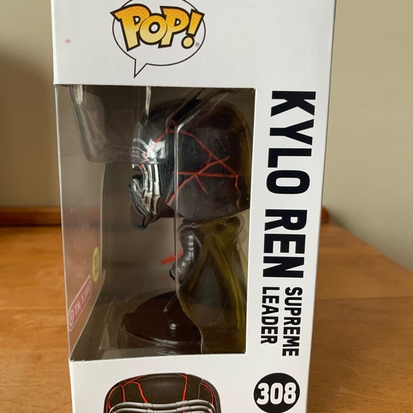 NIB Funko POP! Star Wars Kylo Ren Supreme Leader #308 - Picture 4 of 6